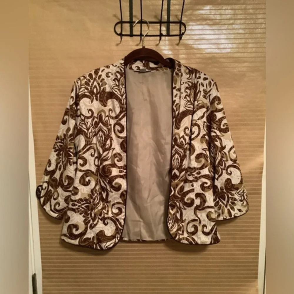 DRESS BARN~BLAZER~BEAUTIFULLY, DESIGNED~SM